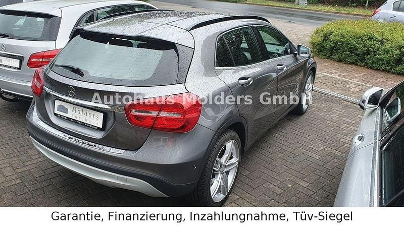 Gebraucht Mercedes GLA200 156 PS (114 kW) 2015 Grau SUV