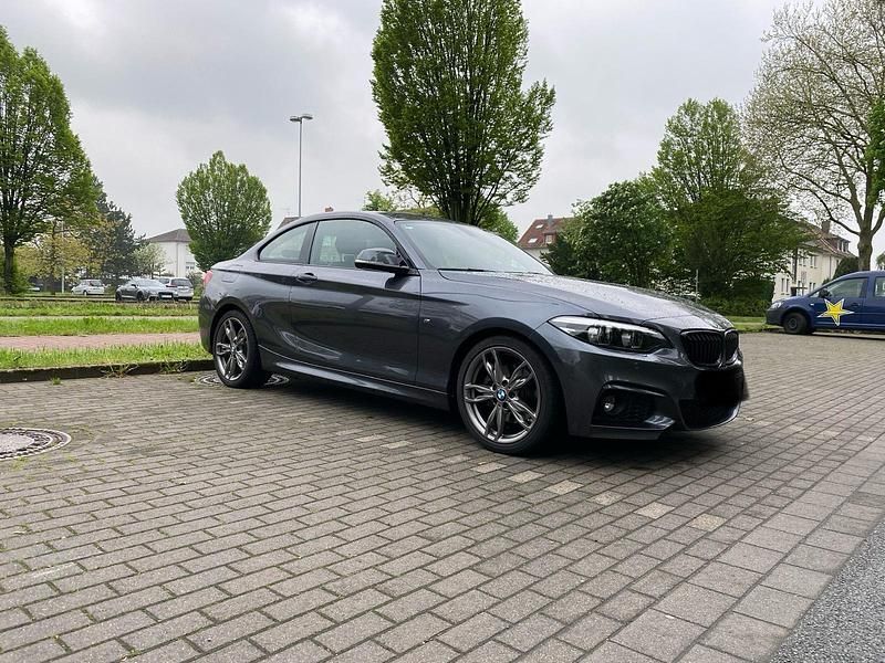 Grau Gebraucht 2020 BMW 220 M Sport Coupé | 23.400 € (Superpreis) - Bild 1/4