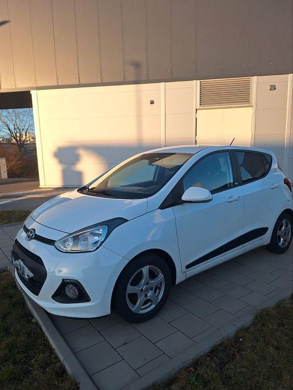 Gebraucht Hyundai i10 Passion Plus 87 PS (63 kW) 2016 Weiß Kleinwagen