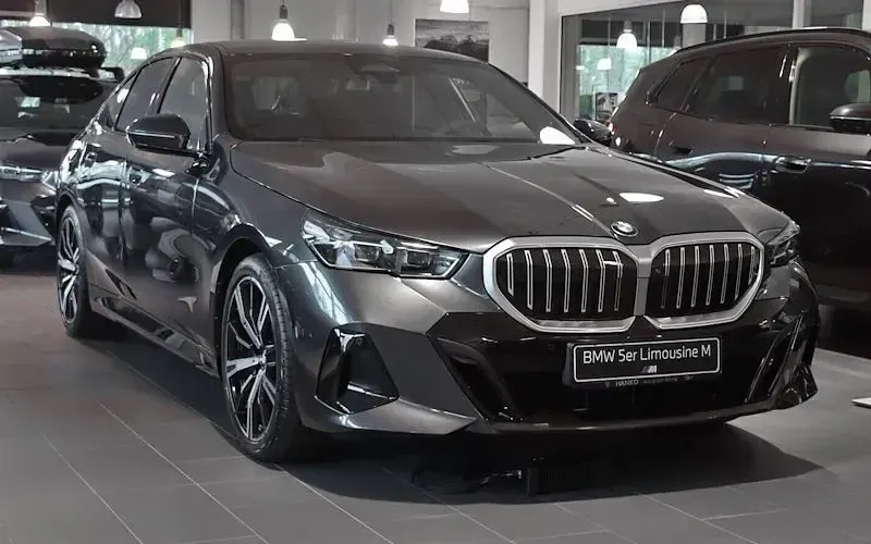 Gebraucht BMW 520 Performance 197 PS (144 kW) 2026 Grau Limousine