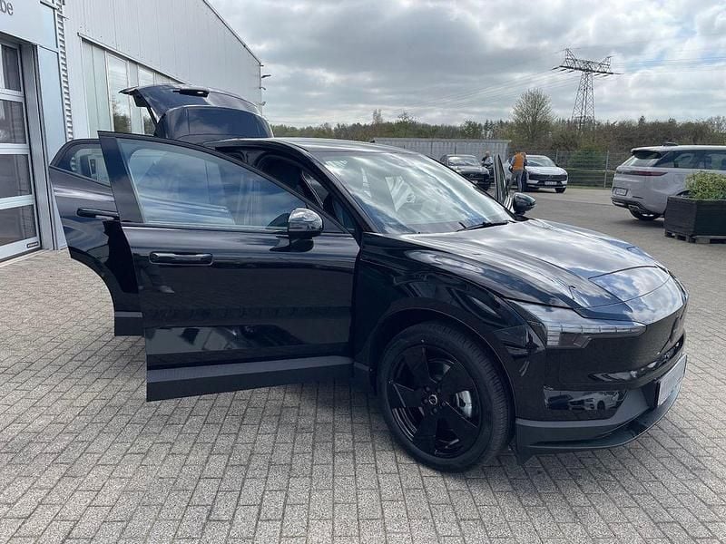 Neu Volvo EX30 Plus 200 kW (272 PS) 2026 Schwarz SUV