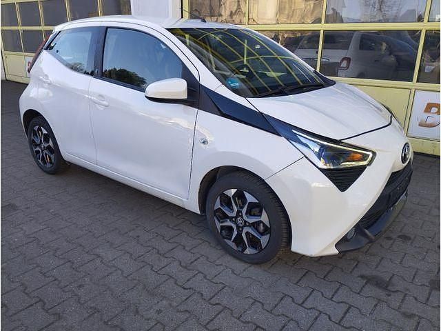 Gebraucht Toyota Aygo 72 PS (52 kW) 2020 Weiß Kleinwagen