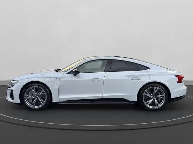 Gebraucht Audi e-tron GT quattro Ambiente 350 kW (476 PS) 2022 Suzukagrau Limousine