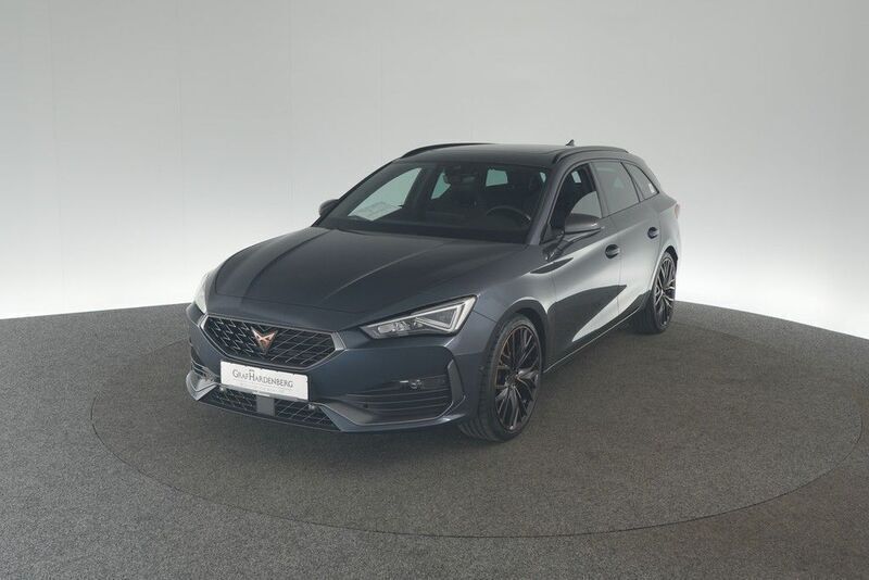 Grau Gebraucht 2023 Cupra Leon VZ Limousine | 35.390 € (Etwas zu teuer) - Bild 1/4