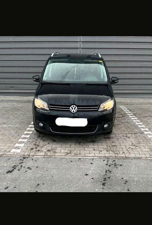 Gebraucht VW Touran Cup 140 PS (102 kW) 2014 Schwarz Van / Kleinbus