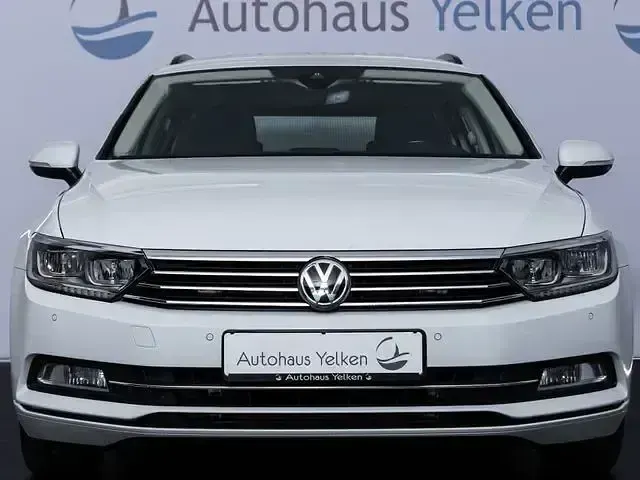 Gebraucht VW Passat Comfortline 150 PS (110 kW) 2018 Weiß Kombi