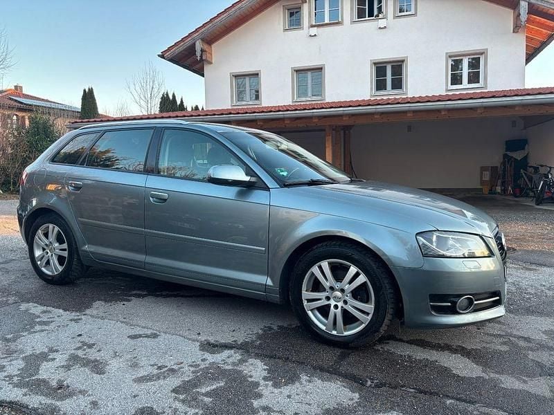 Gebraucht Audi A3 Ambition 105 PS (77 kW) 2010 Grau Kleinwagen