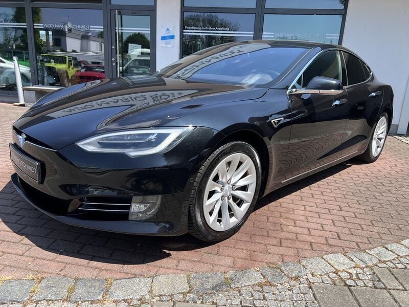 Schwarz (metallic) Gebraucht 2016 Tesla Model S Limousine | 26.450 € (Superpreis) - Bild 1/4