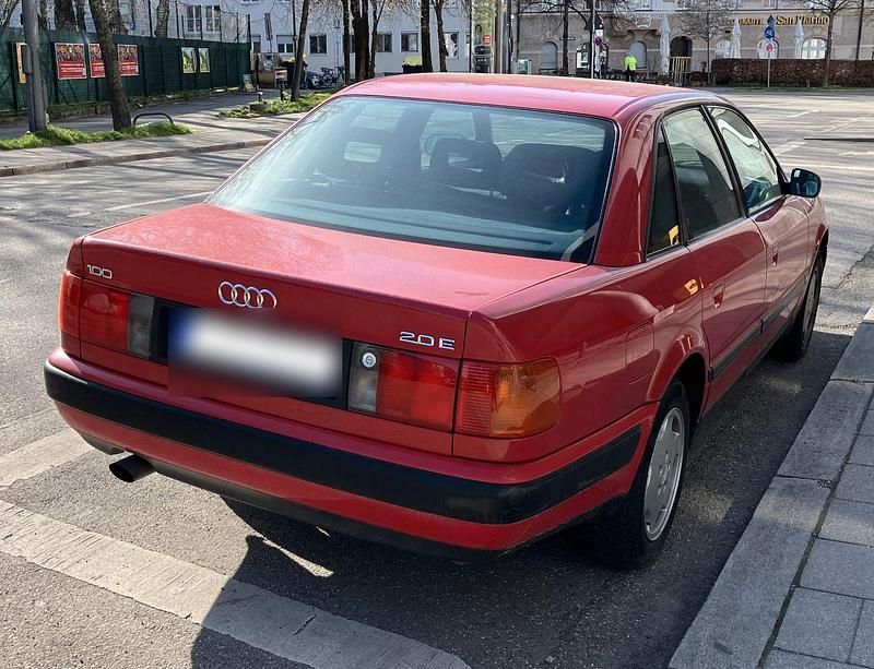 Second-hand Audi 100 116 CP (85 kW) 1993 Roșu Berlinǎ