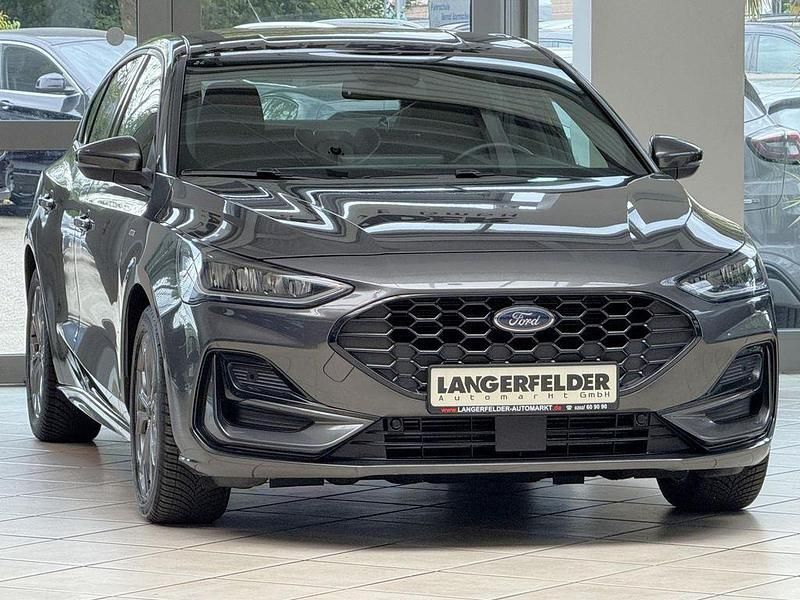Magneticgrau metallic Gebraucht 2022 Ford Focus ST-Line X Limousine | 19.999 € (Etwas zu teuer) - Bild 1/4
