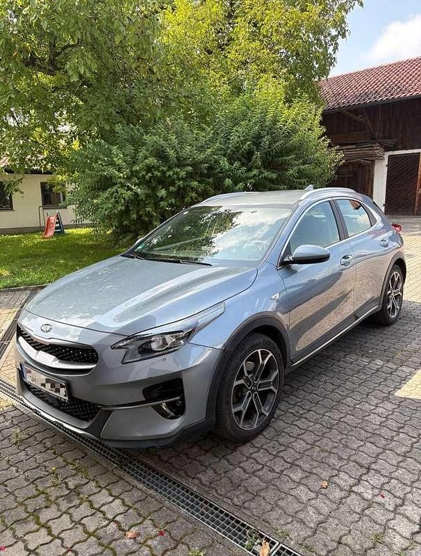 Silber Gebraucht 2021 Kia XCeed Vision SUV | 17.599 € (Guter Preis) - Bild 1/4