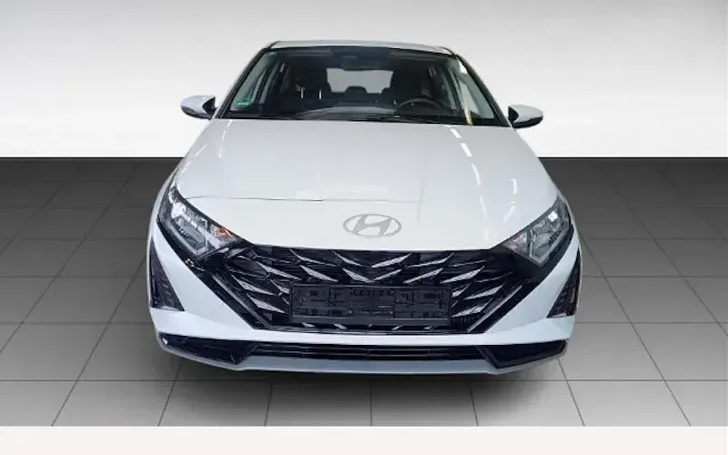 Gebraucht Hyundai i20 Trend 101 PS (74 kW) 2025 Weiss Kleinwagen