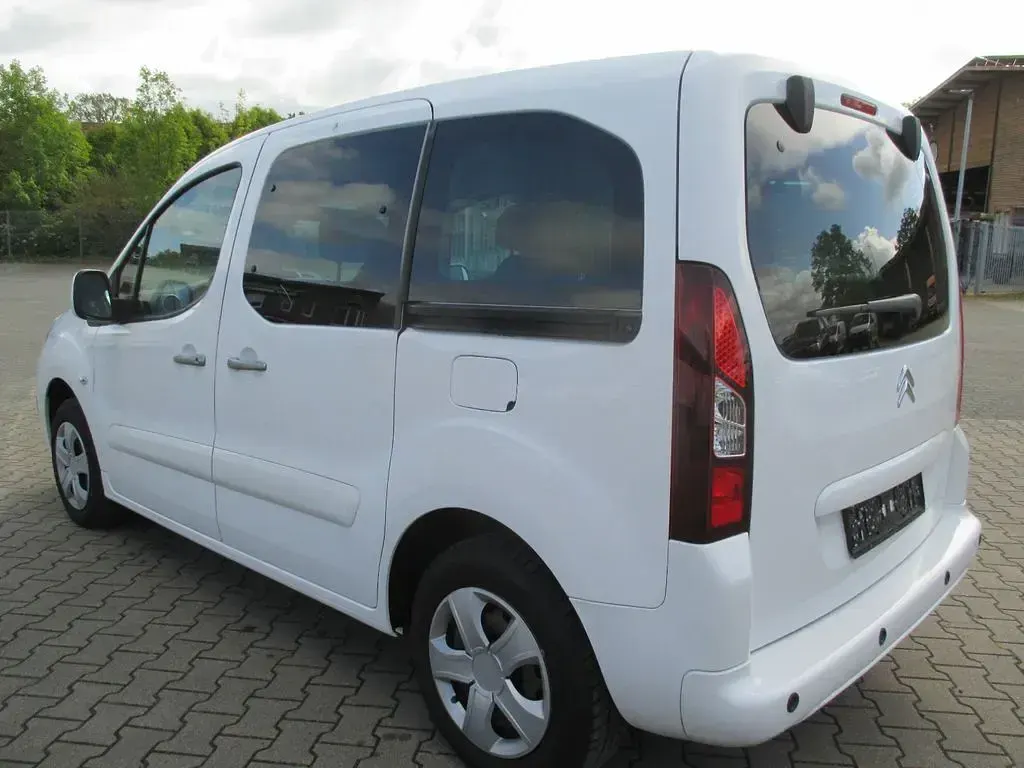 Gebraucht Citroën Berlingo SELECTION 99 PS (72 kW) 2018 Weiß Van / Kleinbus