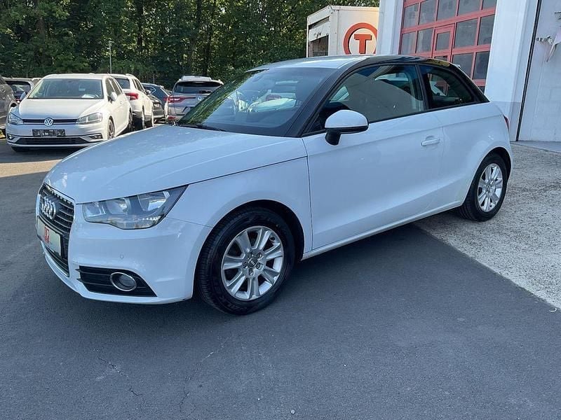 Weiß Gebraucht 2014 Audi A1 Attraction Kleinwagen | 5.999 € (Guter Preis) - Bild 1/4
