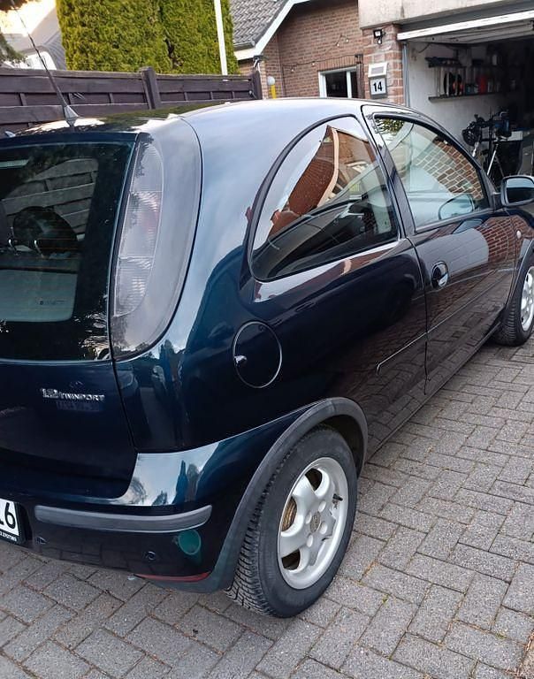 Usata Opel Corsa 80 CV (58 kW) 2004 Utilitaria