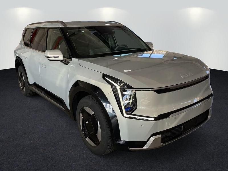 Neu Kia EV9 Earth 150 kW (204 PS) 2025 Silber SUV