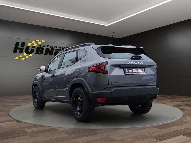 Neu Dacia Duster Essentiel 101 PS (74 kW) 2025 Grau SUV