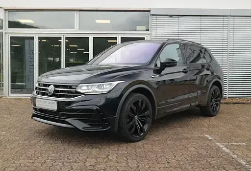 Gebraucht VW Tiguan Allspace R-line 150 PS (110 kW) 2022 Schwarz SUV