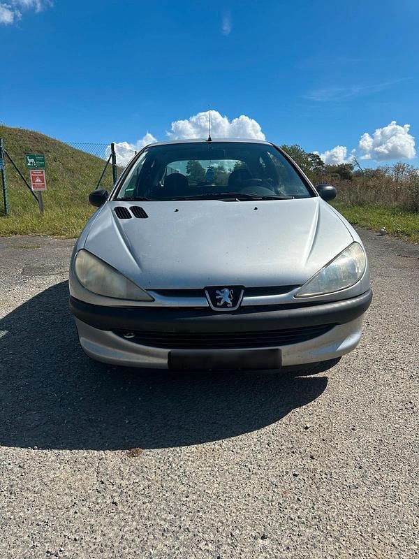 Silber Gebraucht 1999 Peugeot 206 Kleinwagen | 1.000 € (Fairer Preis) - Bild 1/4