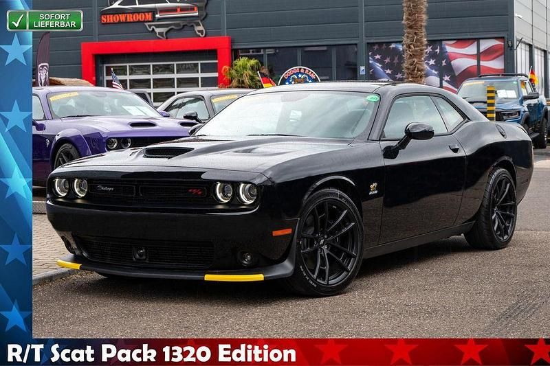 Pitch black Neu 2024 Dodge Challenger Coupé | 62.899 € (Superpreis) - Bild 1/4
