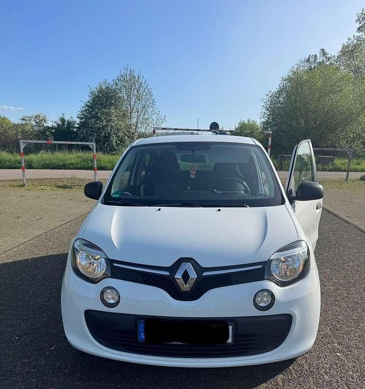 Weiß Gebraucht 2016 Renault Twingo SE Kleinwagen | 4.500 € (Guter Preis) - Bild 1/3