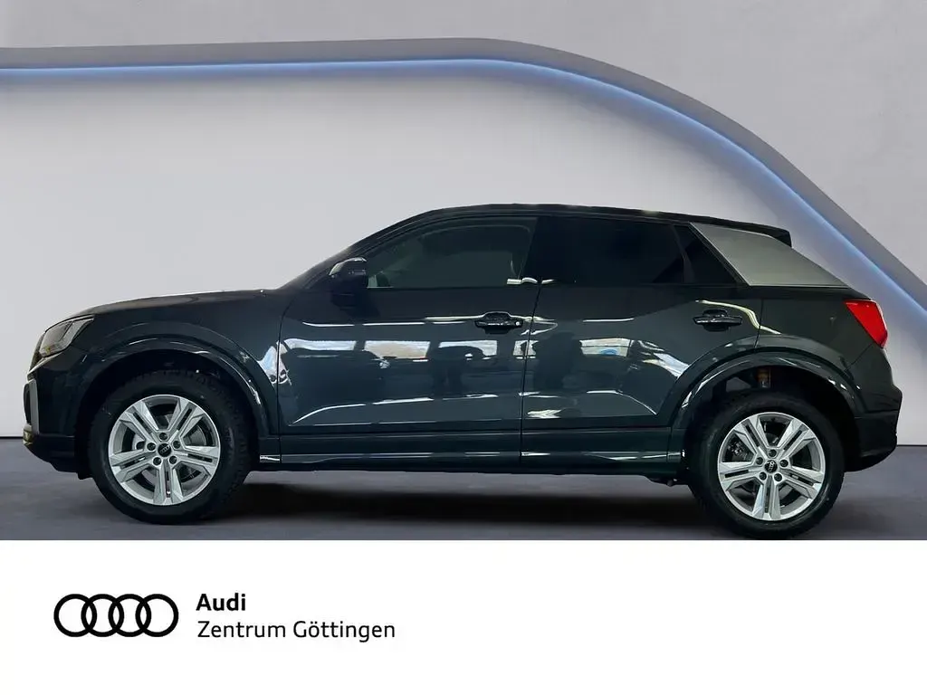 Neu Audi Q2 Advanced 150 PS (110 kW) 2026 Grau SUV