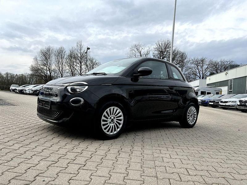 Gebraucht Fiat 500e Action 69 kW (95 PS) 2022 Schwarz