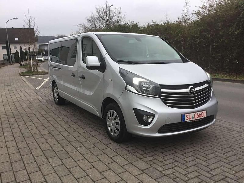 Gebraucht Opel Vivaro S 145 PS (106 kW) 2017 Silber Van / Kleinbus
