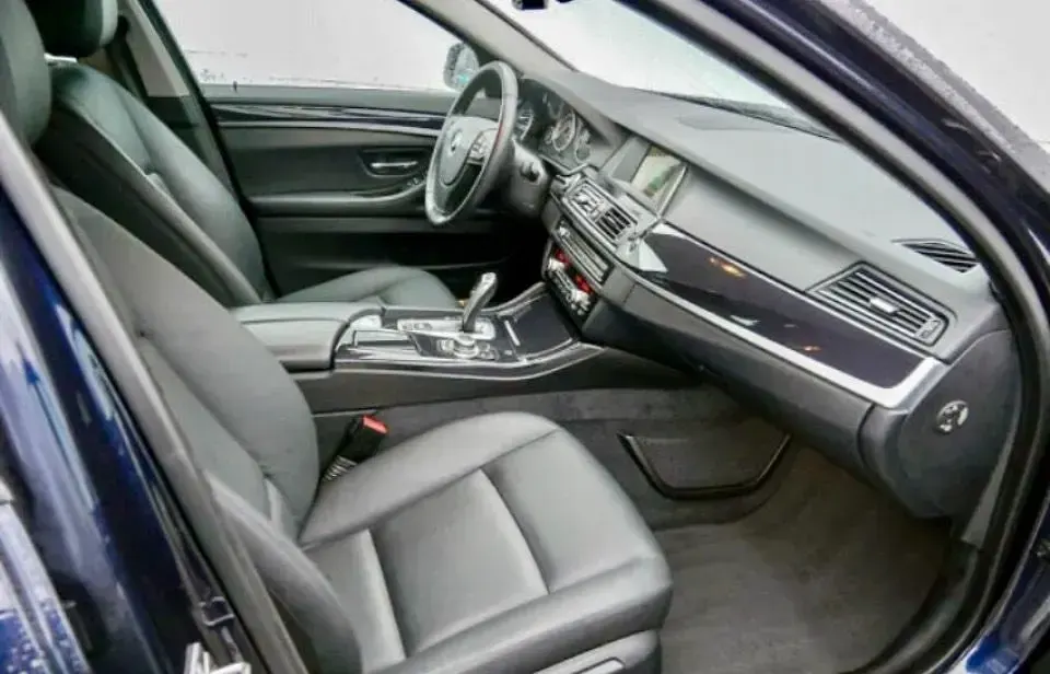 Gebraucht BMW 518 150 PS (110 kW) 2016 Blau Kombi