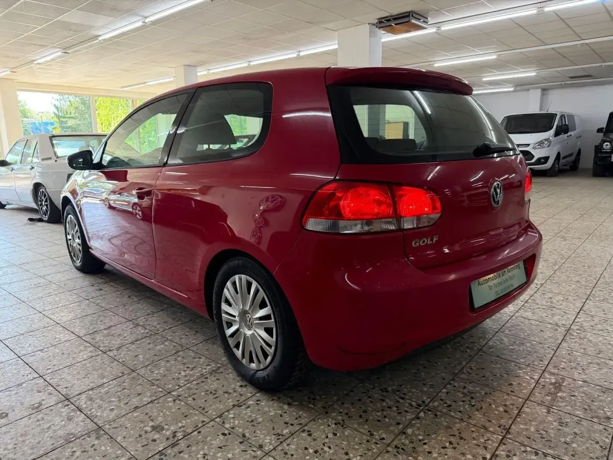 Gebraucht VW Golf VI 80 PS (58 kW) 2009 Rot Kleinwagen