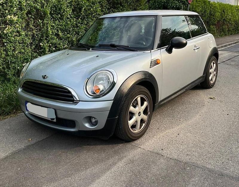 Silber Gebraucht 2009 Mini ONE Kleinwagen | 4.900 € (Fairer Preis) - Bild 1/4