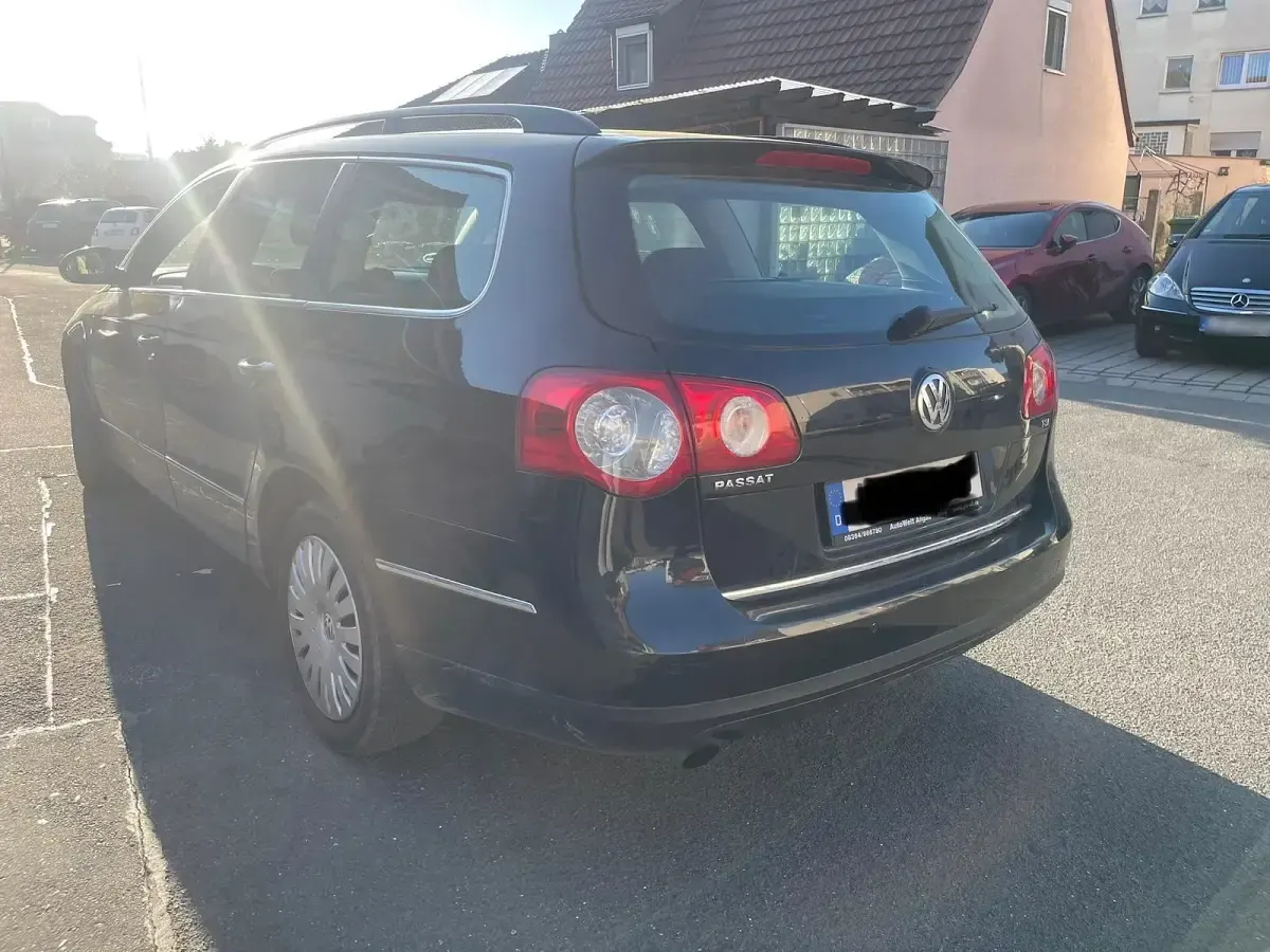 Gebraucht VW Passat 122 PS (89 kW) 2010 Schwarz Kombi