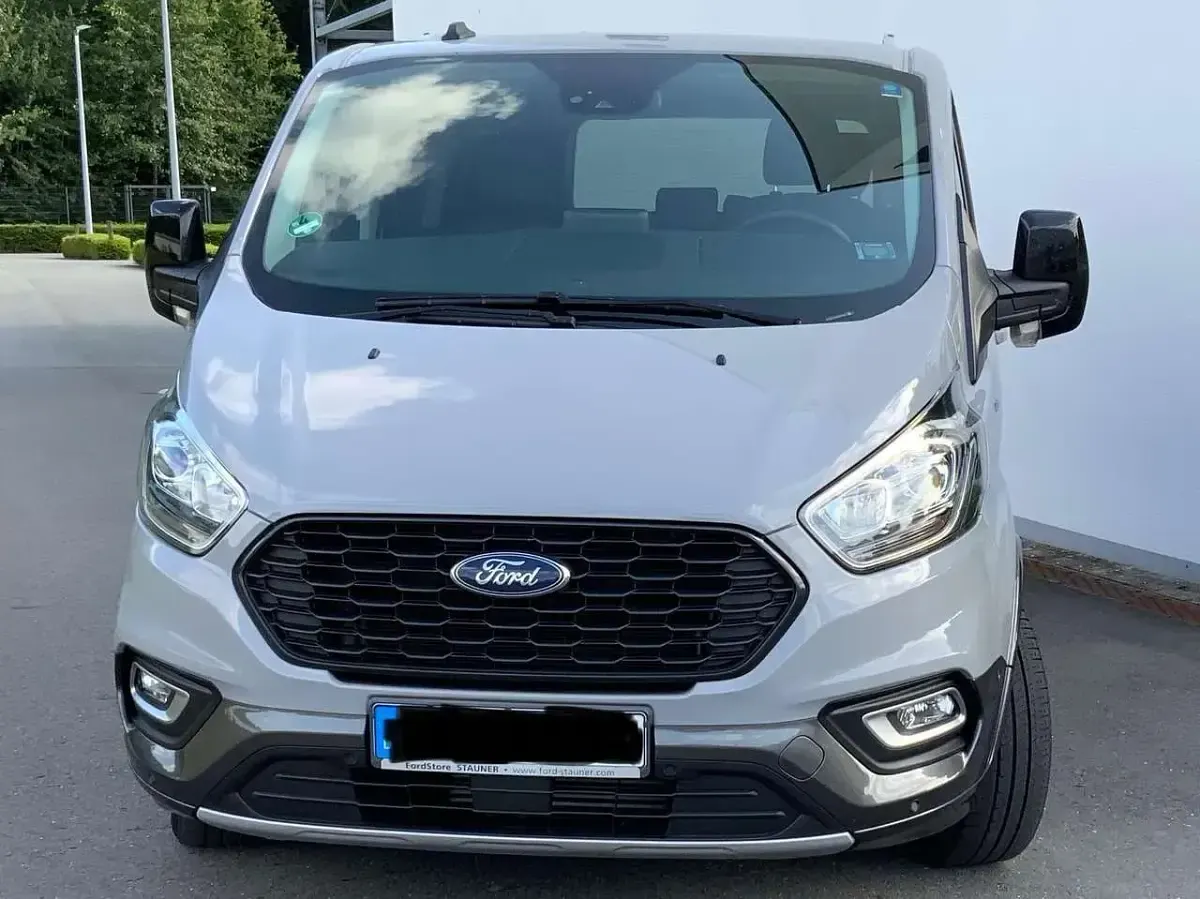 Gebraucht Ford Tourneo Active 170 PS (125 kW) 2023 Grau Van / Kleinbus