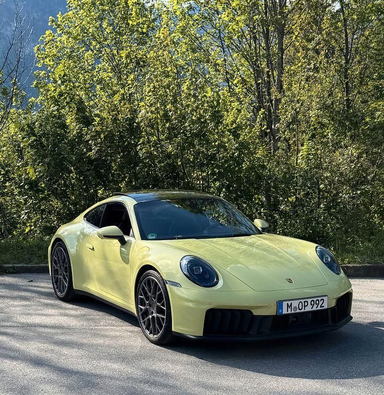 Gelb Gebraucht 2024 Porsche 911 Carrera GTS Coupé | 179.500 € - Bild 1/4
