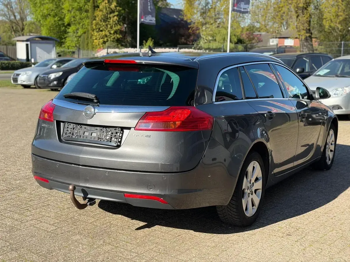 Second-hand Opel Insignia 140 CP (102 kW) 2012 Gri Break