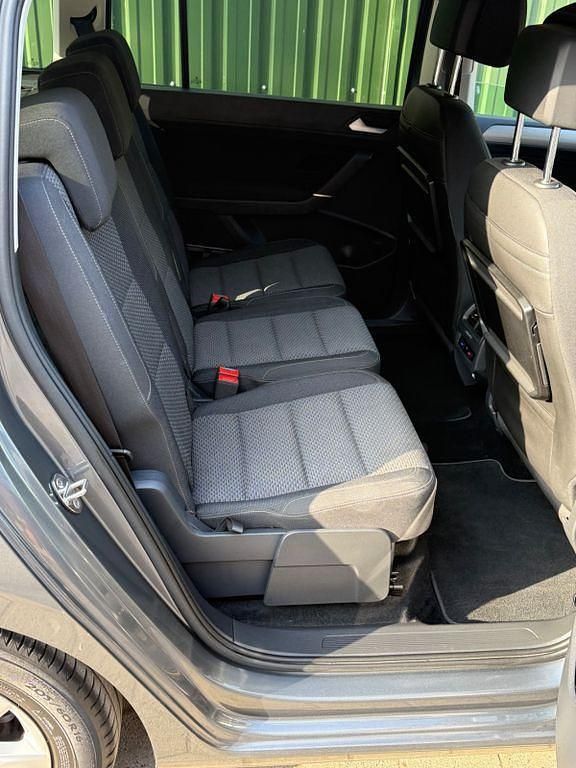 Gebraucht VW Touran Highline 150 PS (110 kW) 2016 Grau Van / Kleinbus