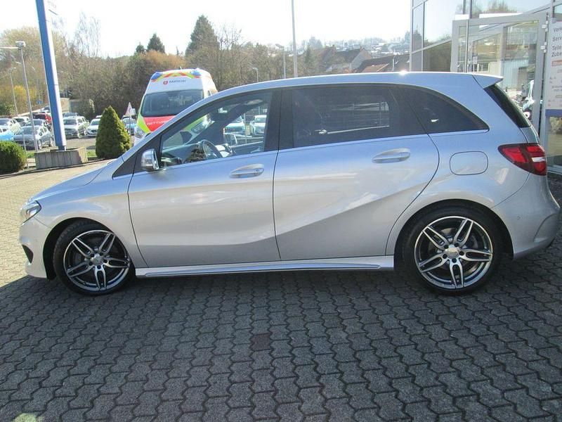 Gebraucht Mercedes B220 177 PS (130 kW) 2015 Silber Van / Kleinbus