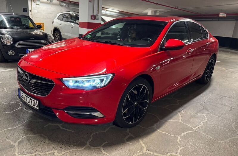 Rot Gebraucht 2017 Opel Insignia Innovation Limousine | 13.800 € (Fairer Preis) - Bild 1/4