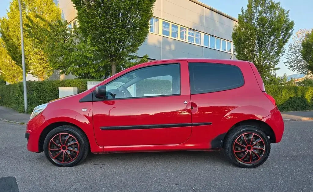 Używany Renault Twingo Authentique 58 KM (42 kW) 2010 Czerwony Hatchback
