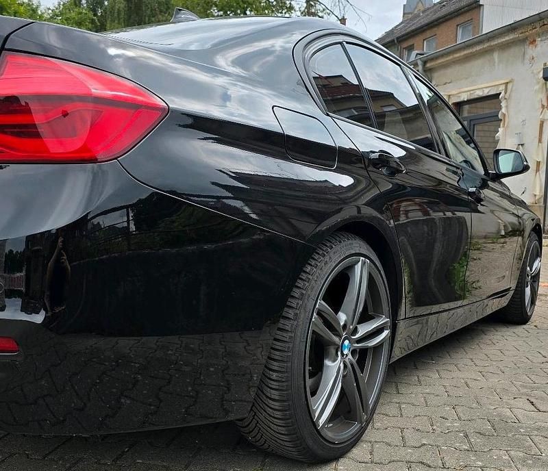 Gebraucht BMW 318 150 PS (110 kW) 2017 Schwarz Limousine