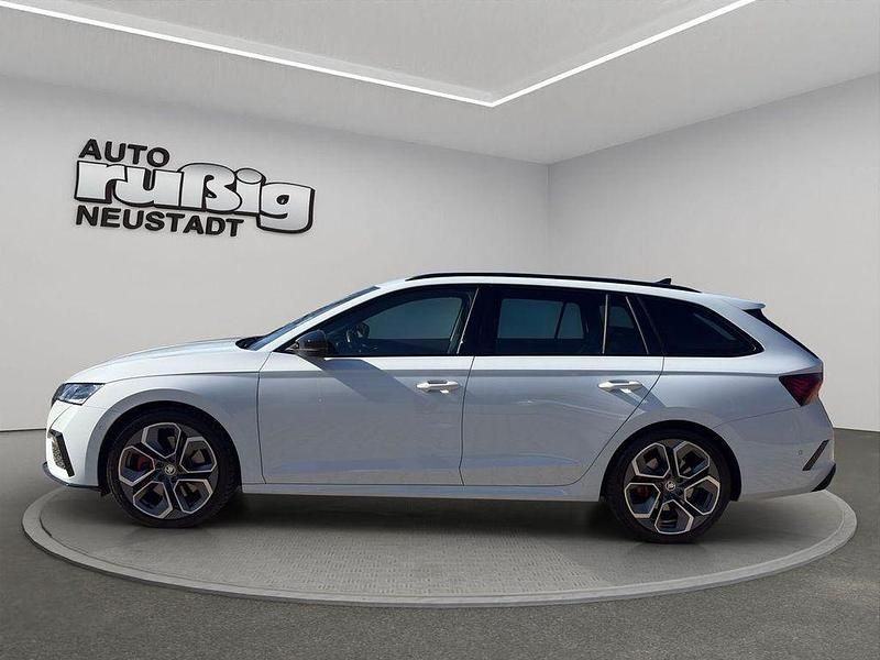 Gebraucht Skoda Octavia RS 245 PS (180 kW) 2024 Moonweiss metallic Kombi