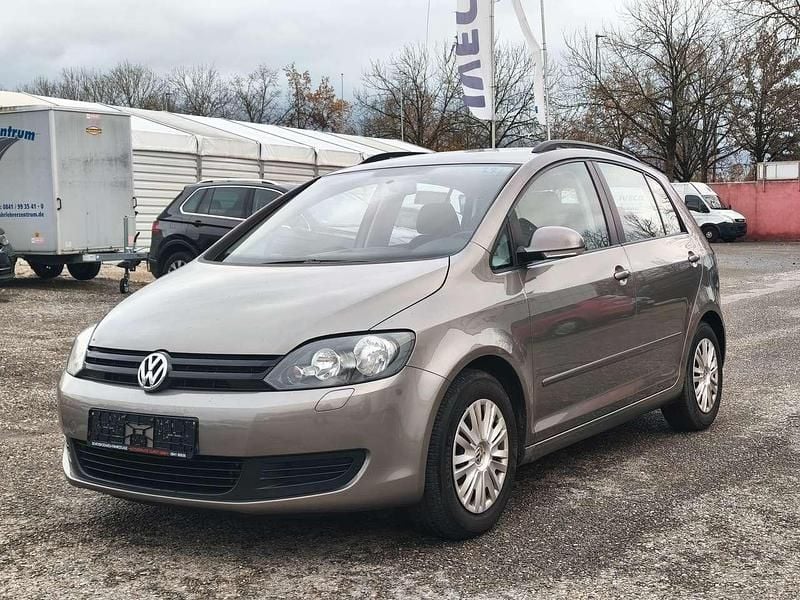 Kaschmirbraun metallic Gebraucht 2013 VW Golf VII Trendline Kleinwagen | 6.800 € (Guter Preis) - Bild 1/4