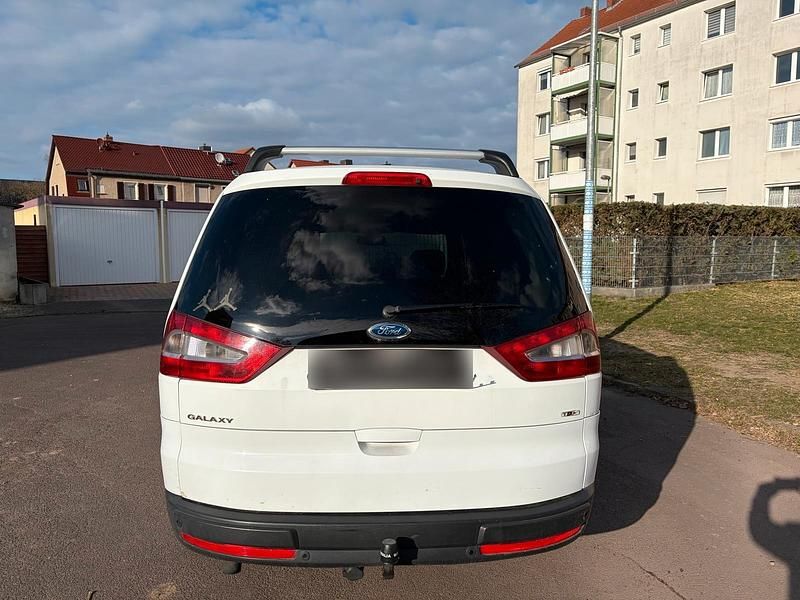 Gebraucht Ford Galaxy 140 PS (102 kW) 2007 Weiß Van / Kleinbus