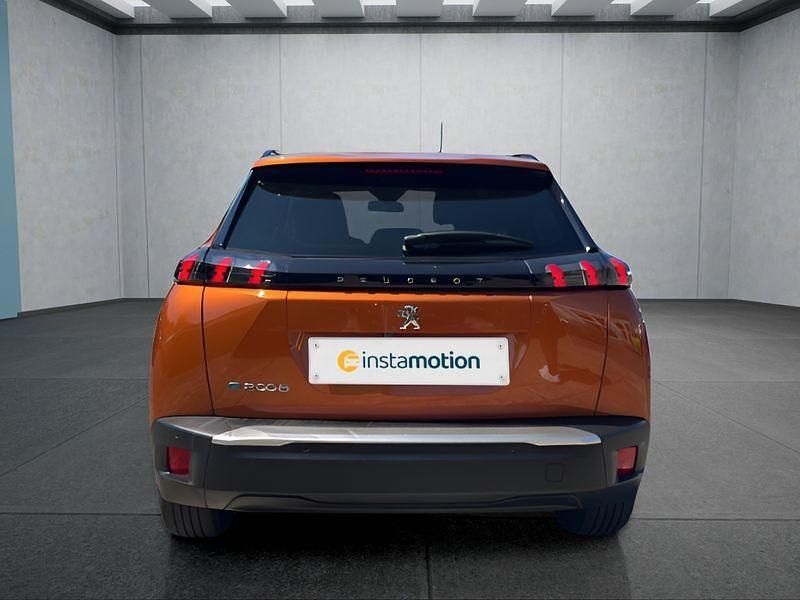 Gebraucht Peugeot e-2008 100 kW (136 PS) 2022 Braun SUV