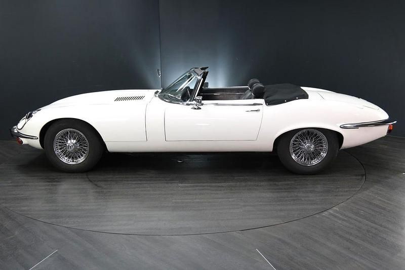 Usado Jaguar E-Type 268 HP (197 kW) 1974 Branco Cabrios
