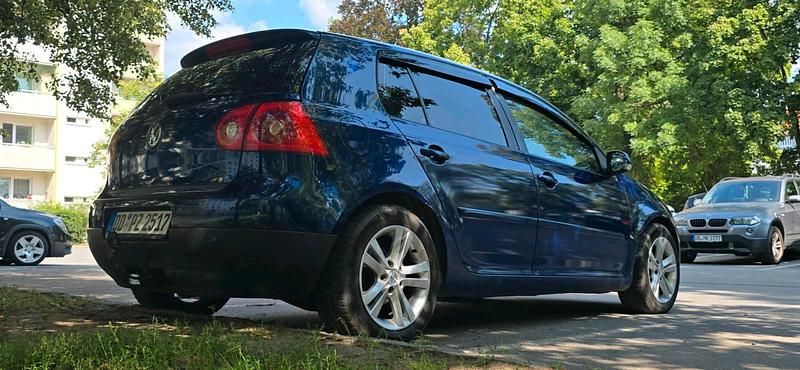Gebraucht VW Golf V 140 PS (102 kW) 2007 Blau Kleinwagen