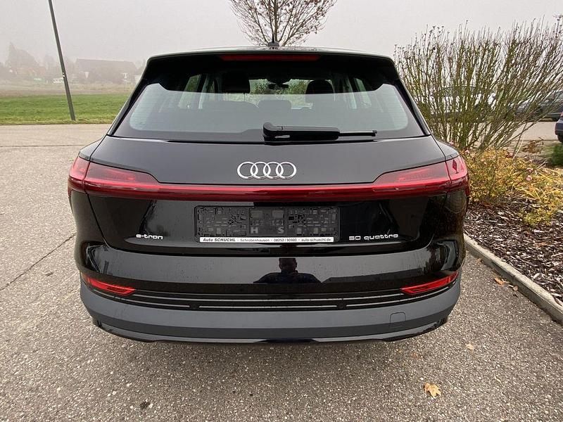 Gebraucht Audi e-tron 230 kW (313 PS) 2022 Schwarz SUV