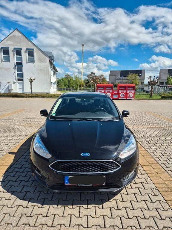 Second-hand Ford Focus 125 CP (91 kW) 2017 Negru Berlinǎ