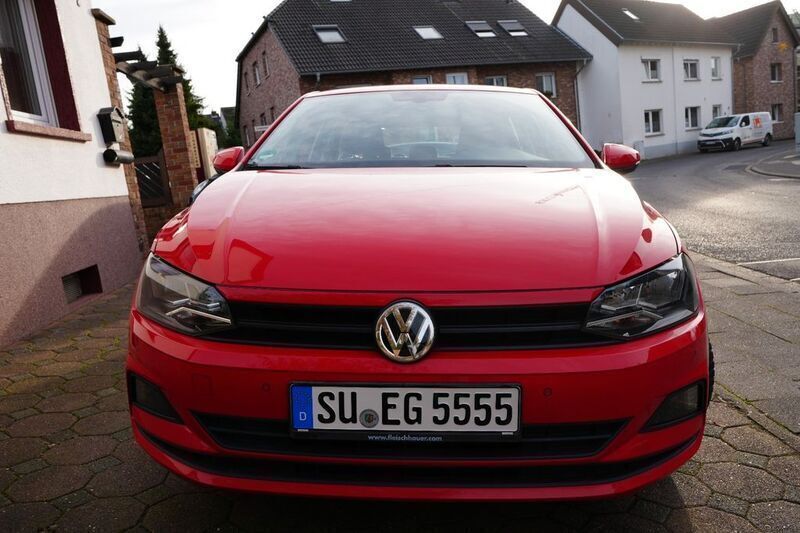 Rot Gebraucht 2018 VW Polo Trendline Kleinwagen | 9.650 € (Superpreis) - Bild 1/4