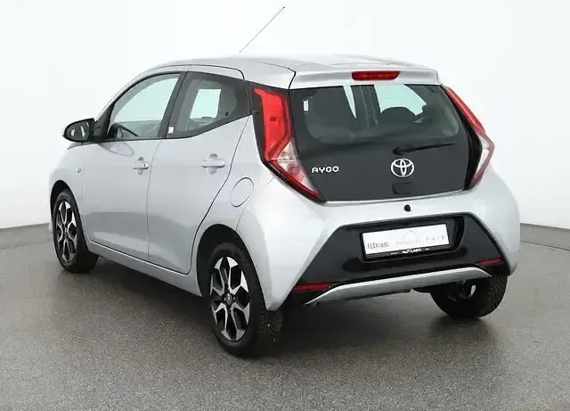 Gebraucht Toyota Aygo Connect Style 72 PS (52 kW) 2019 Silber Kleinwagen